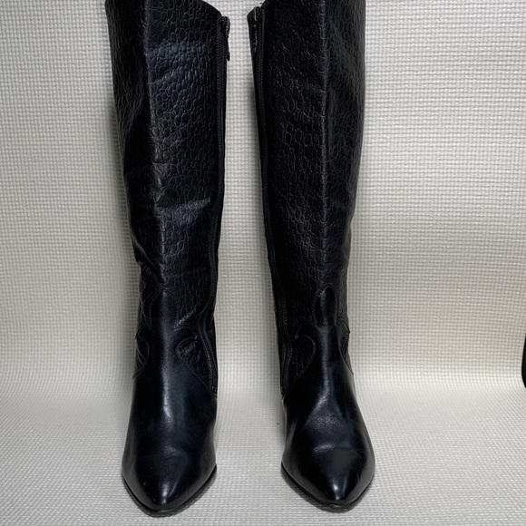 Vintage Genuine Leather Boots - Picture 3 of 9